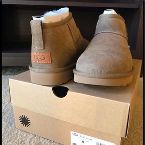 Authentic New Ugg Classic Ultra Mini Boots Women’s Size 9, Rare Antilope Color!